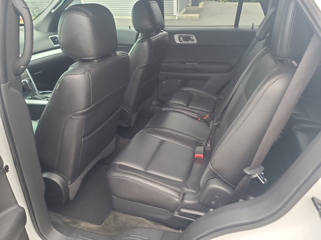 Used 2014 Ford Explorer XLT w/ Equipment Group 202A image 11
