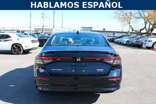 Used 2023 Honda Accord Touring image 4