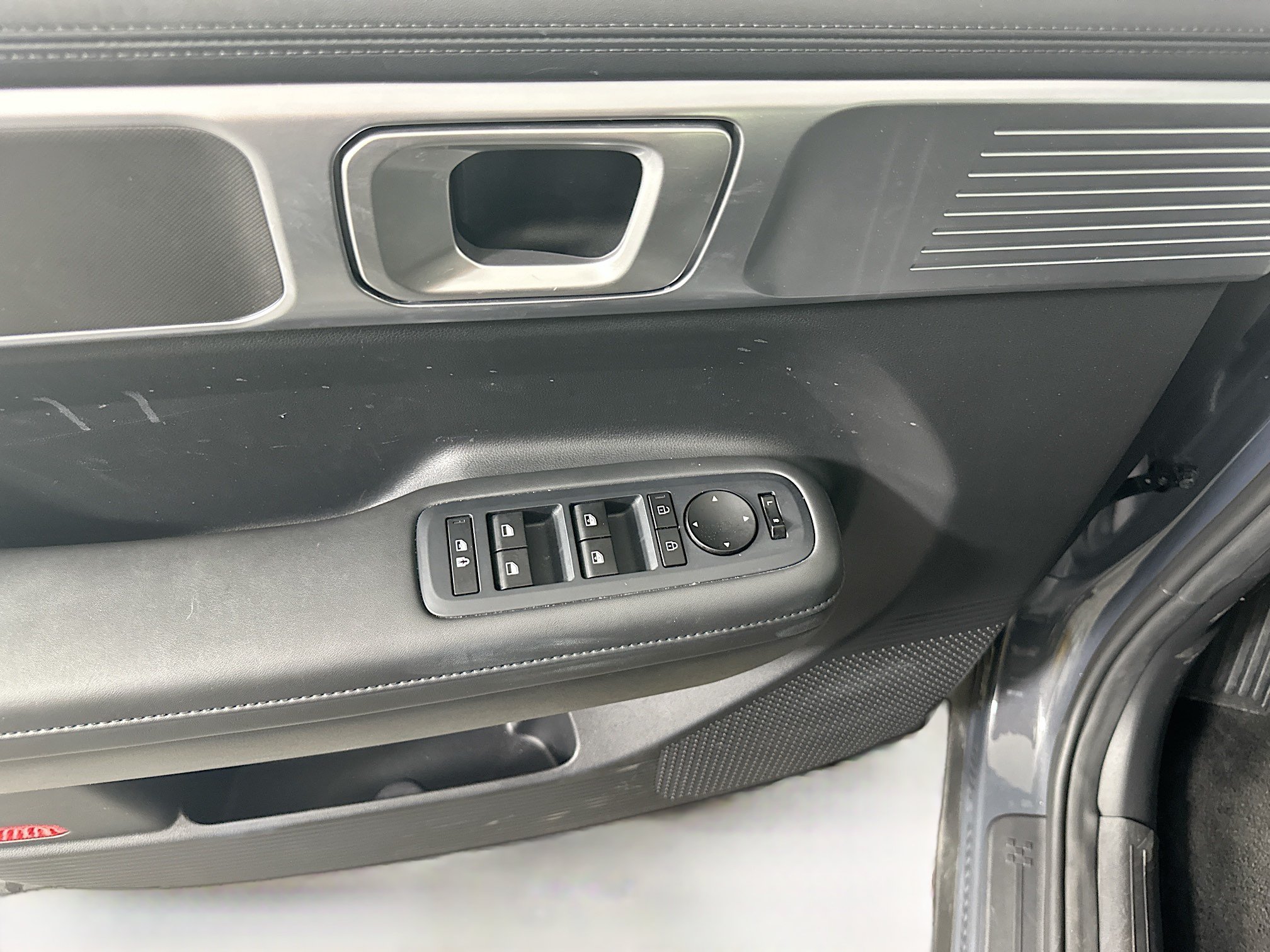Used 2025 Hyundai Santa Fe SEL FWD image 15