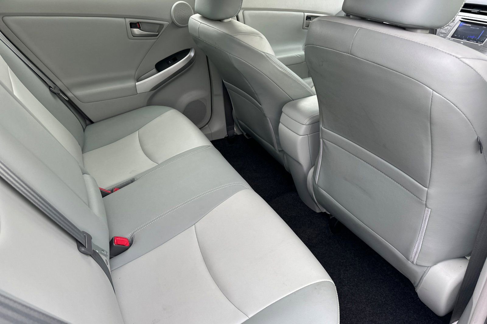 Used 2012 Toyota Prius Five image 18