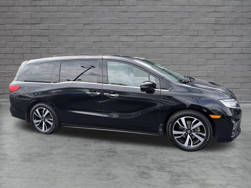 Used 2018 Honda Odyssey Elite image 3