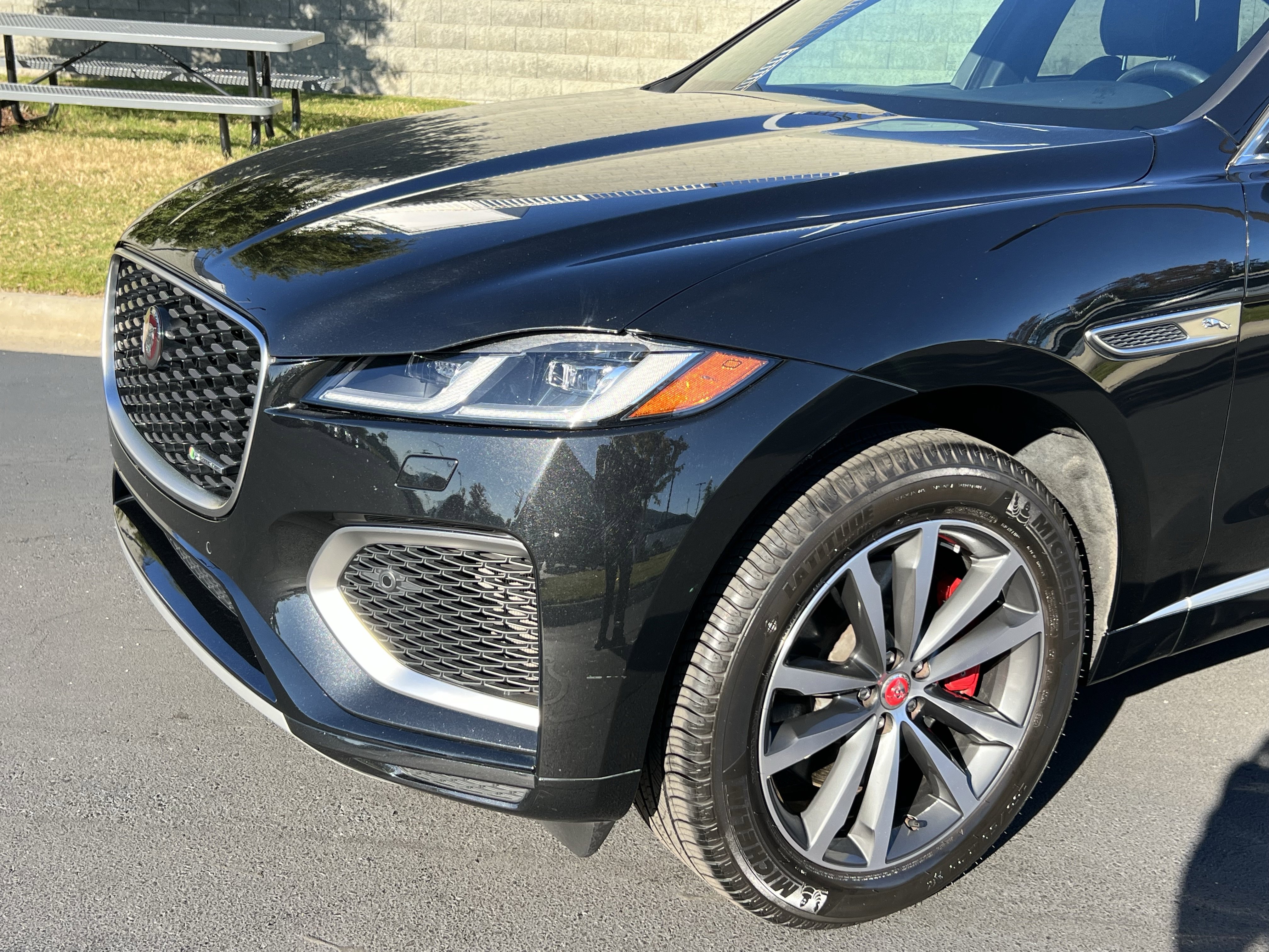 Certified 2022 Jaguar F-PACE R-Dynamic S image 12