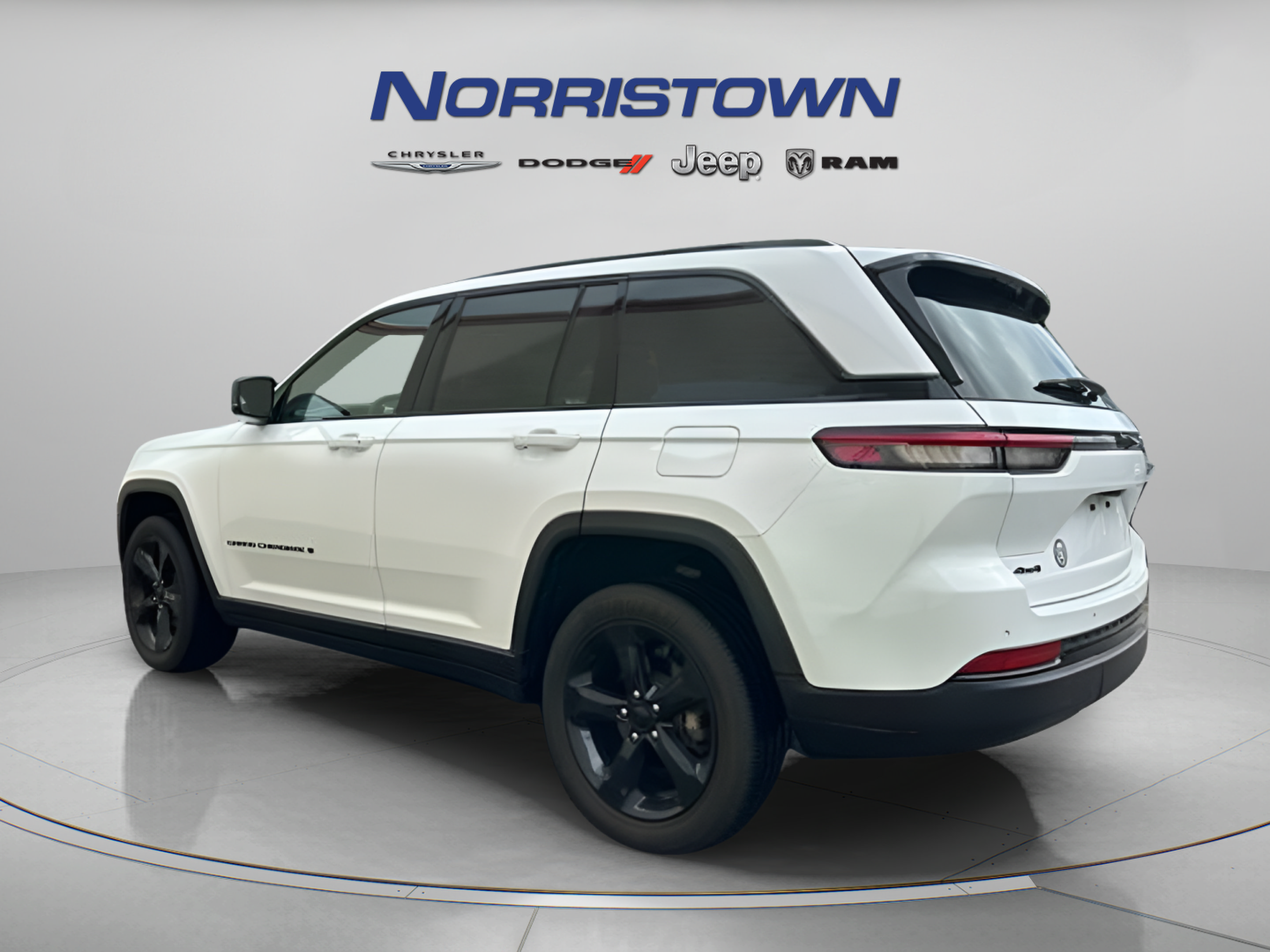 Certified 2023 Jeep Grand Cherokee Altitude AWD/4WD image 5