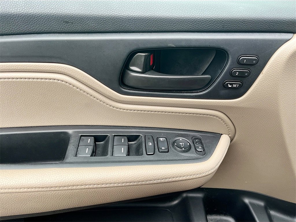 Used 2024 Honda Odyssey EX-L image 17