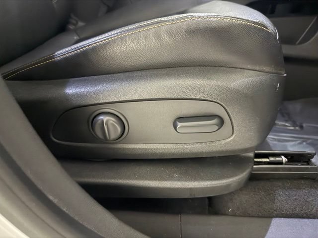 Certified 2021 GMC Terrain SLT w/ Infotainment Package II AWD/4WD image 32