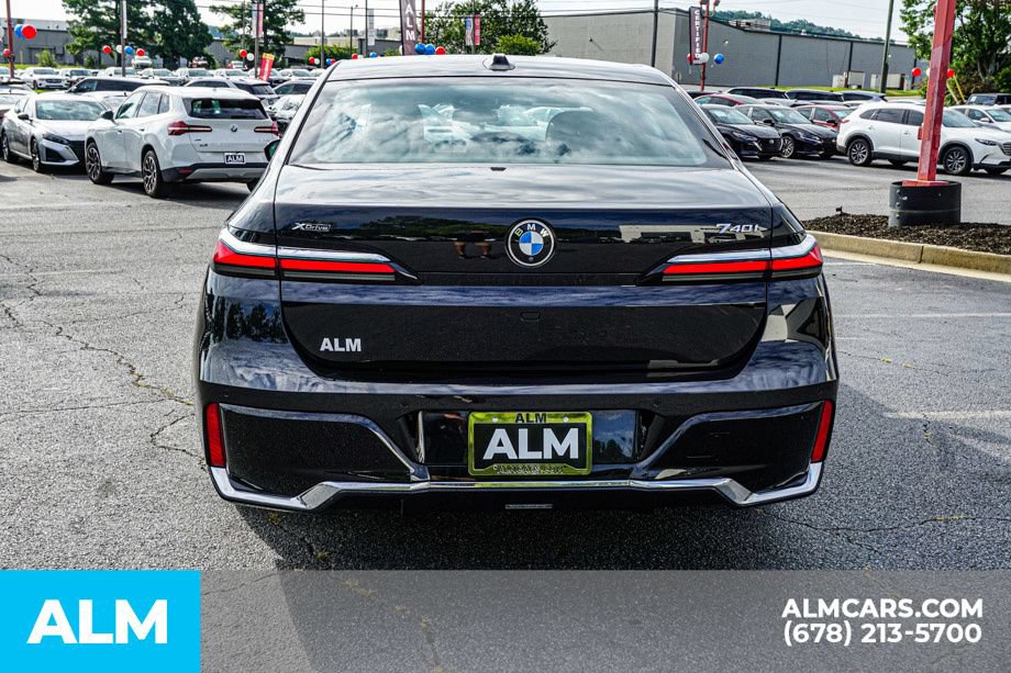 Used 2024 BMW 740i xDrive AWD/4WD image 10