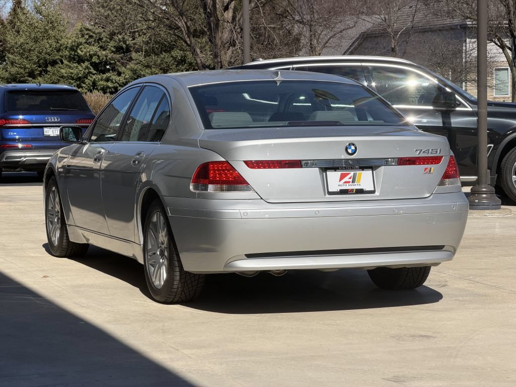 Used 2002 BMW 745i RWD image 9