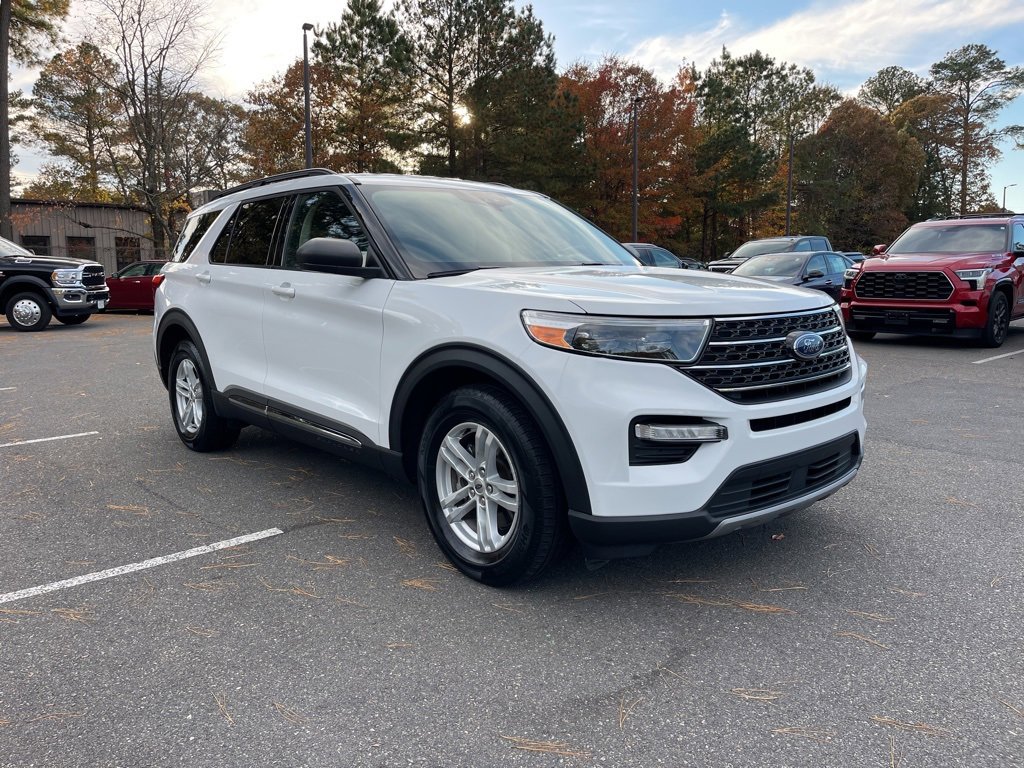 Used 2024 Ford Explorer XLT w/ Equipment Group 202A image 6