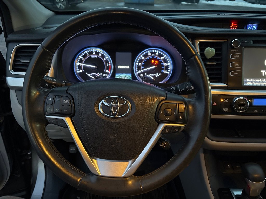 Used 2018 Toyota Highlander XLE image 31