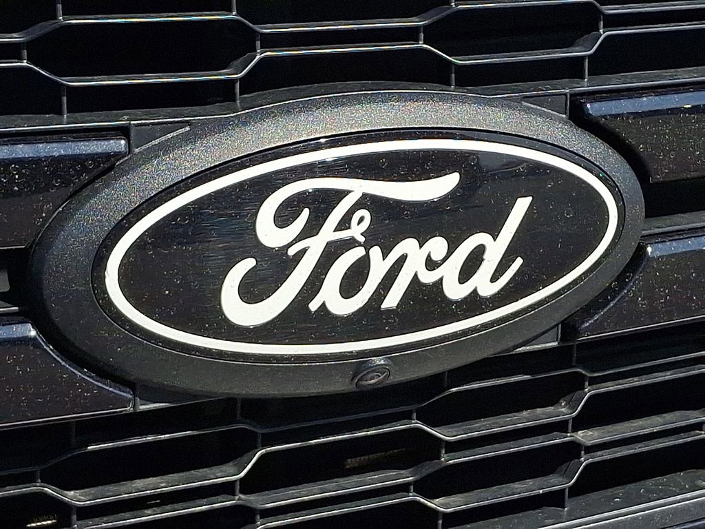 Used 2024 Ford F150 Lariat w/ FX4 Off-Road Package image 9