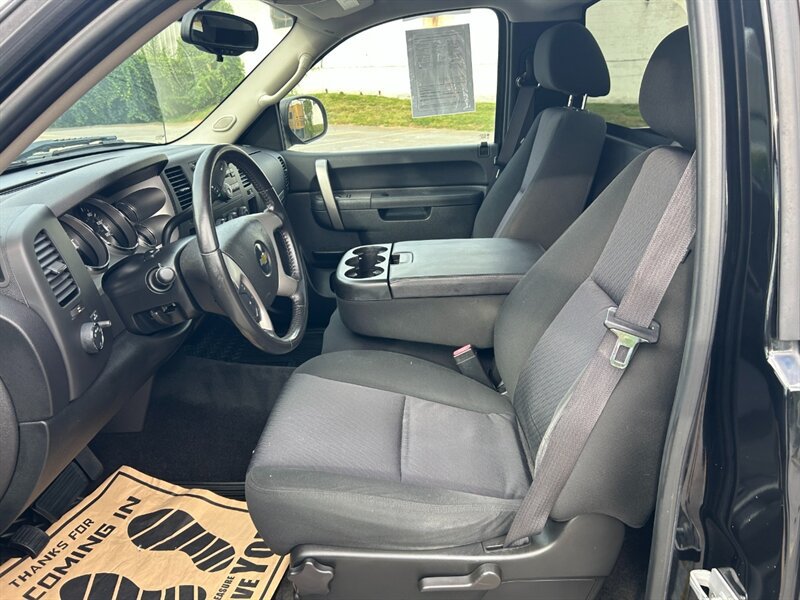 Used 2011 Chevrolet Silverado 1500 LT RWD image 6