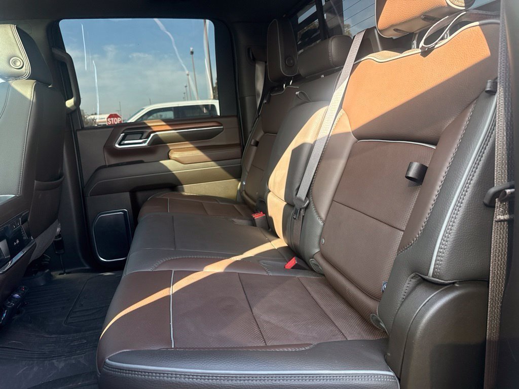 Used 2024 GMC Sierra 3500 Denali w/ Denali Reserve Package AWD/4WD image 5