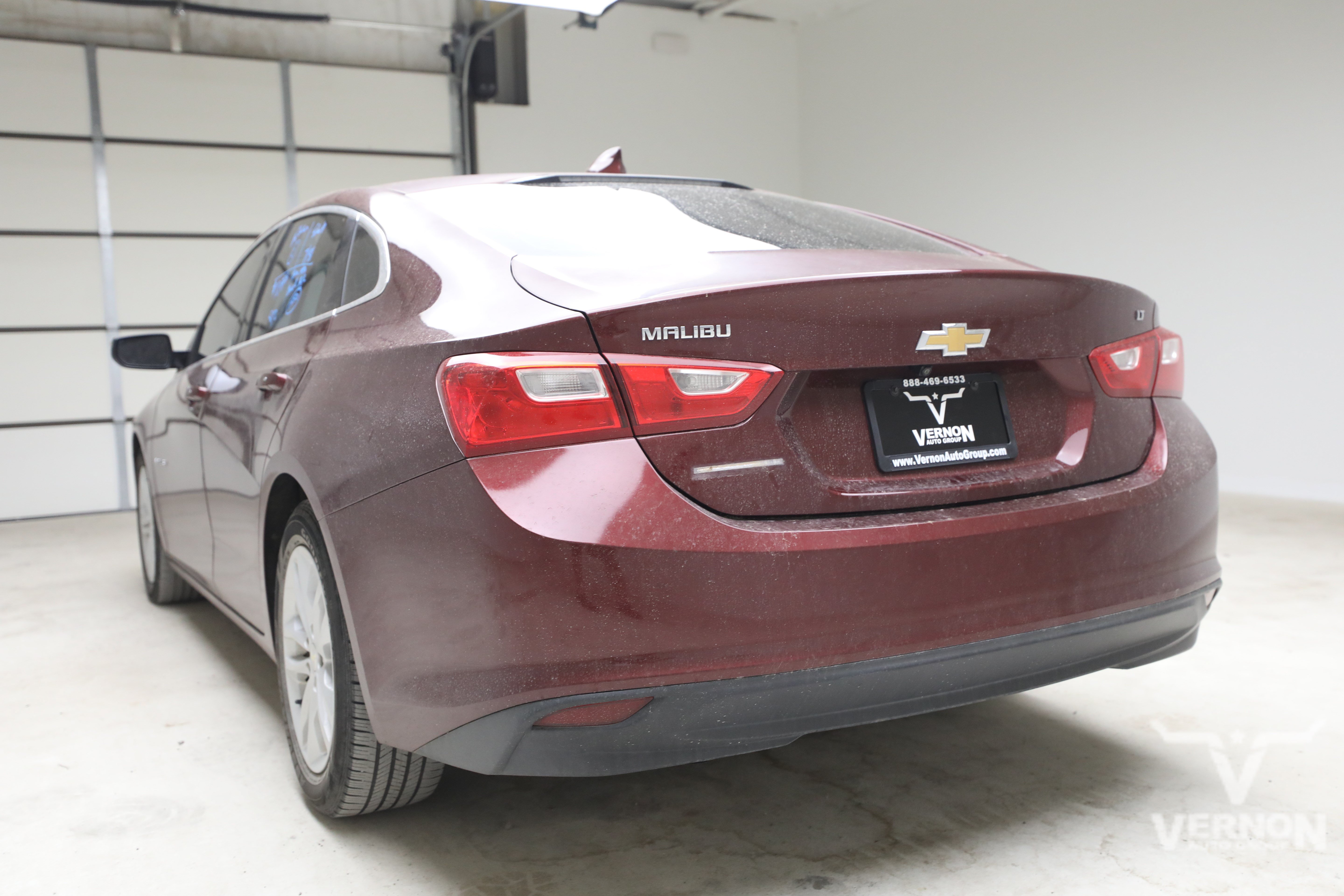 Used 2016 Chevrolet Malibu LT FWD image 2