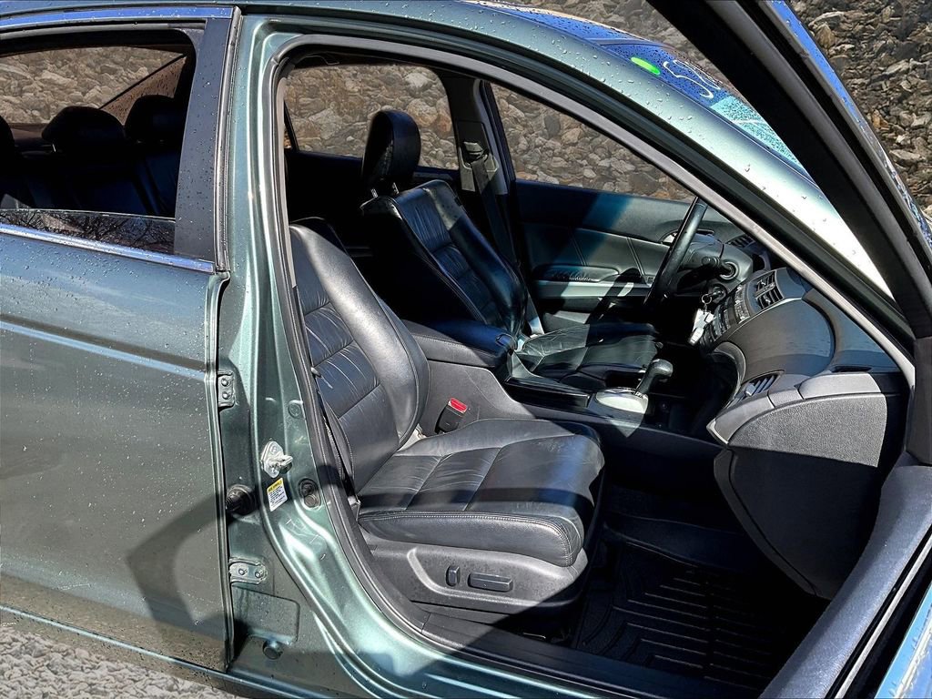 Used 2010 Honda Accord EX-L image 7