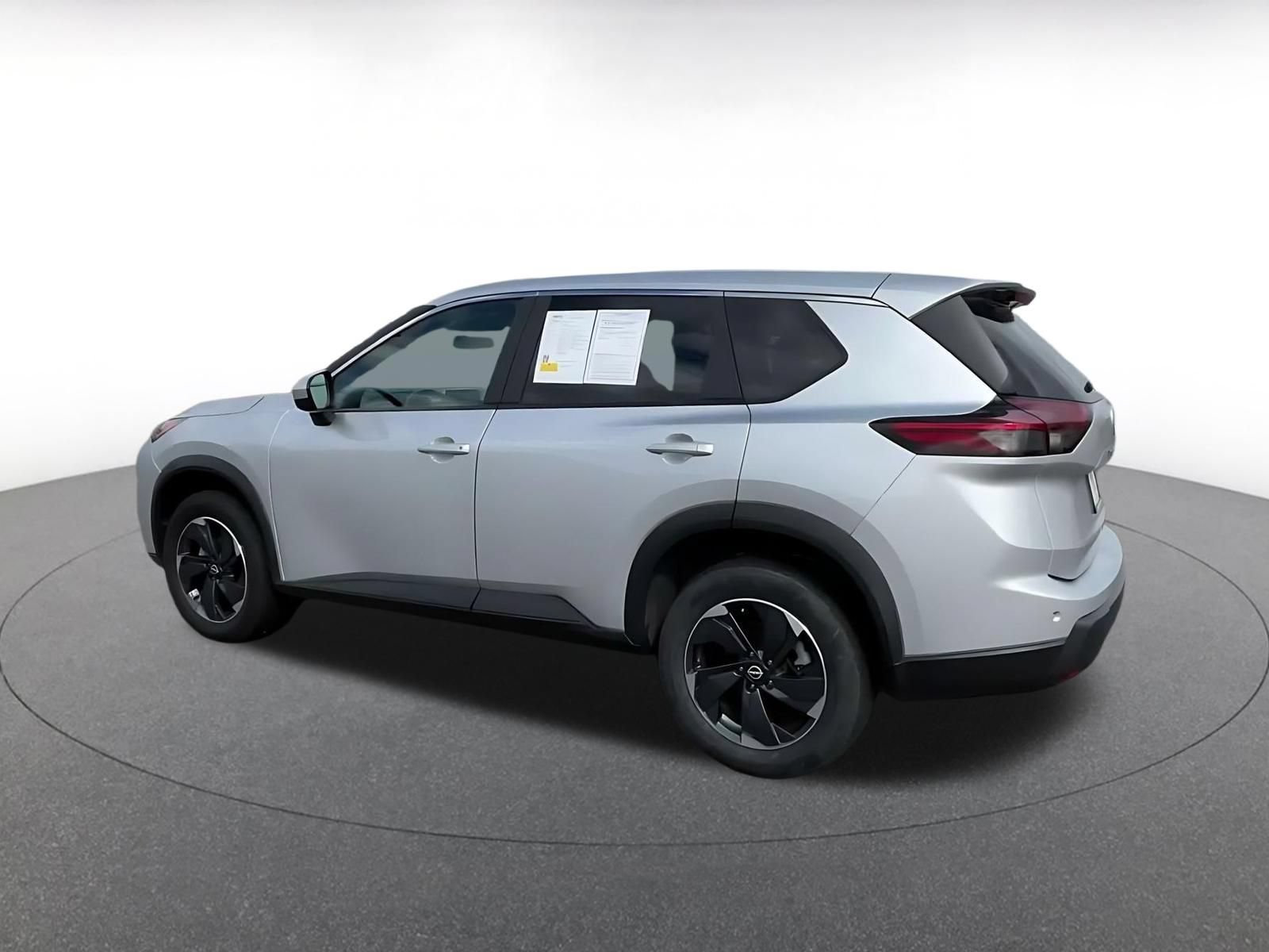 Used 2025 Nissan Rogue SV AWD/4WD image 9