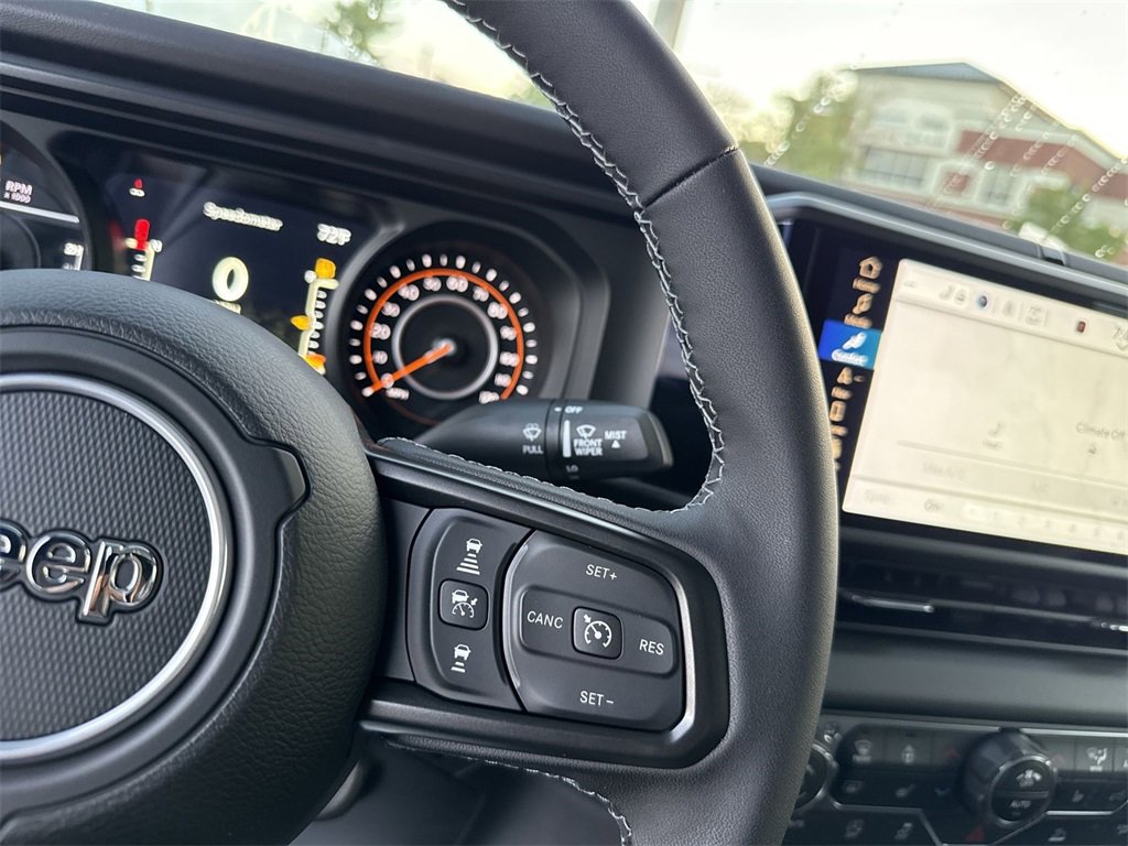 New 2025 Jeep Gladiator Mojave w/ Steel Bumper Group image 15