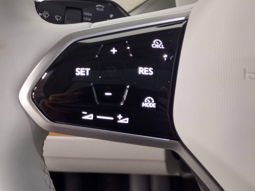 New 2025 Volkswagen ID. Buzz 1st Edition image 33