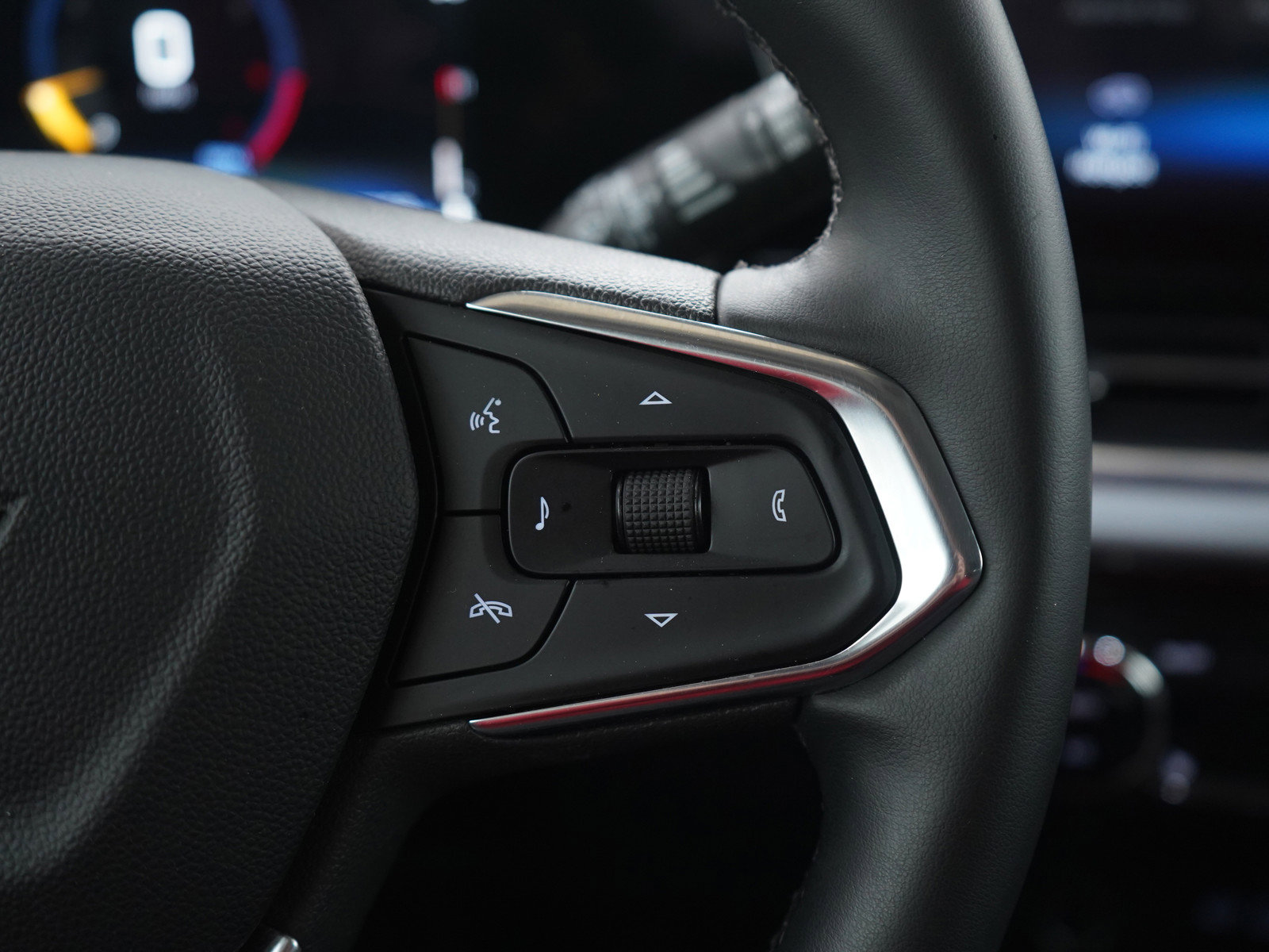 Used 2024 Chevrolet Trax LT w/ Driver Confidence Package image 27