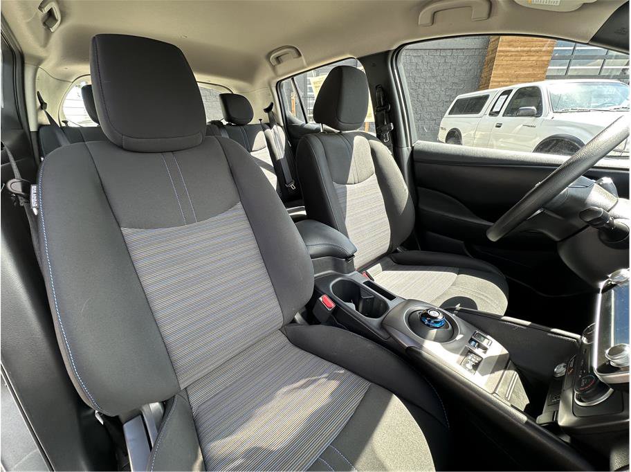 Used 2025 Nissan Leaf S FWD image 4