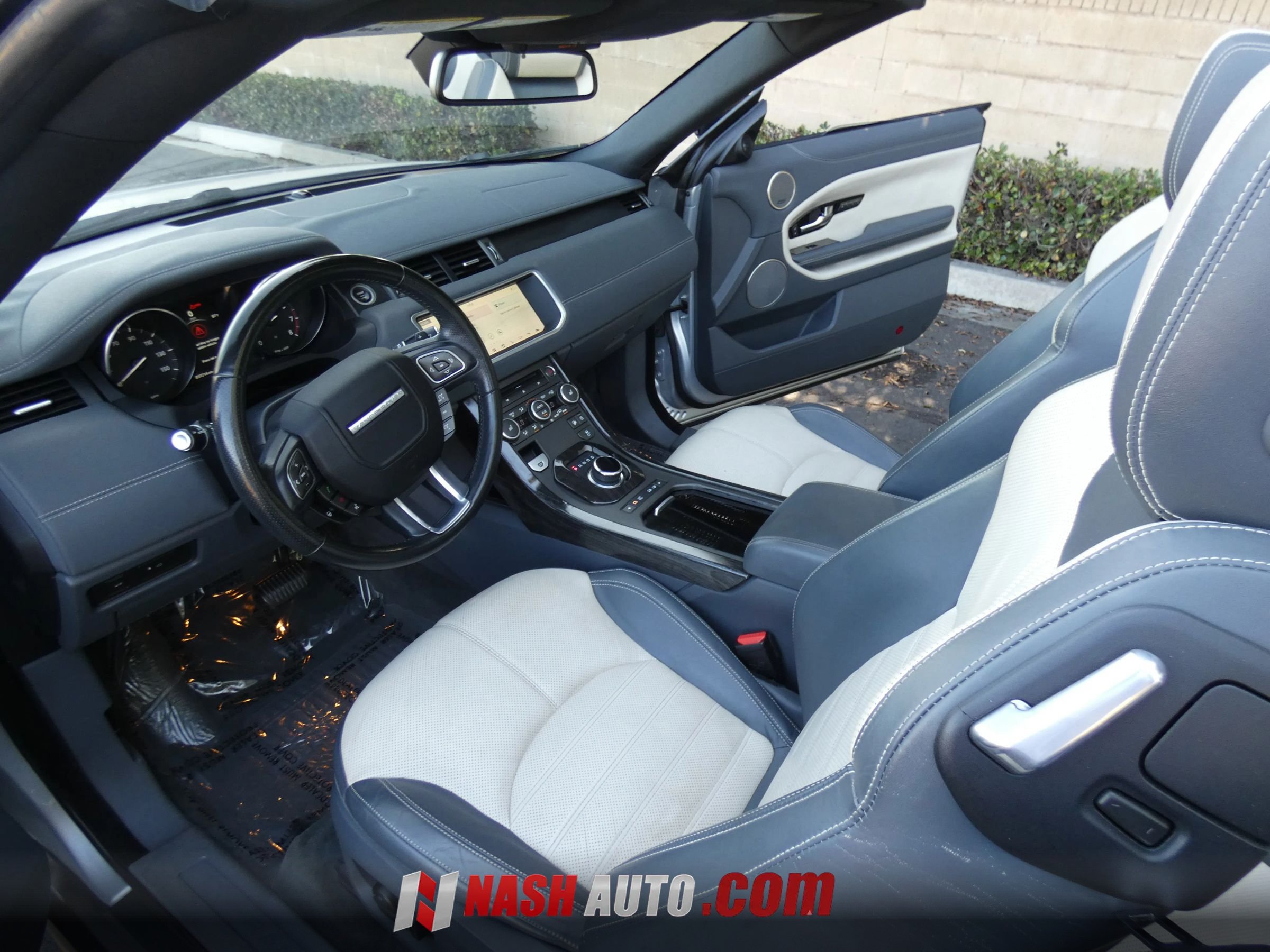 Used 2019 Land Rover Range Rover Evoque SE Dynamic AWD/4WD image 21