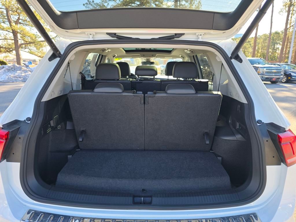 Used 2024 Volkswagen Tiguan Wolfsburg Edition image 23