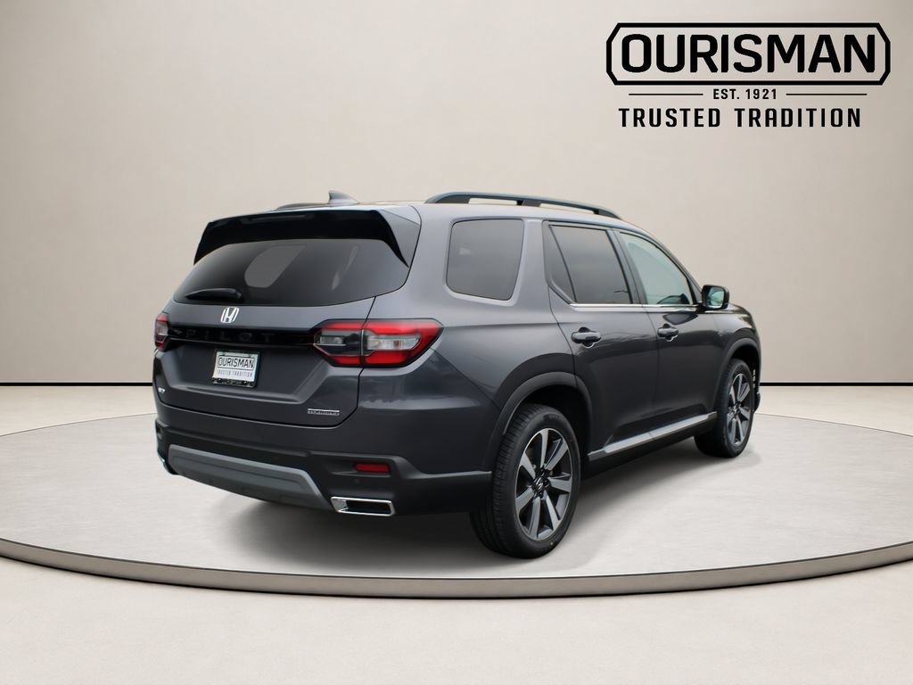 Certified 2025 Honda Pilot Touring image 9