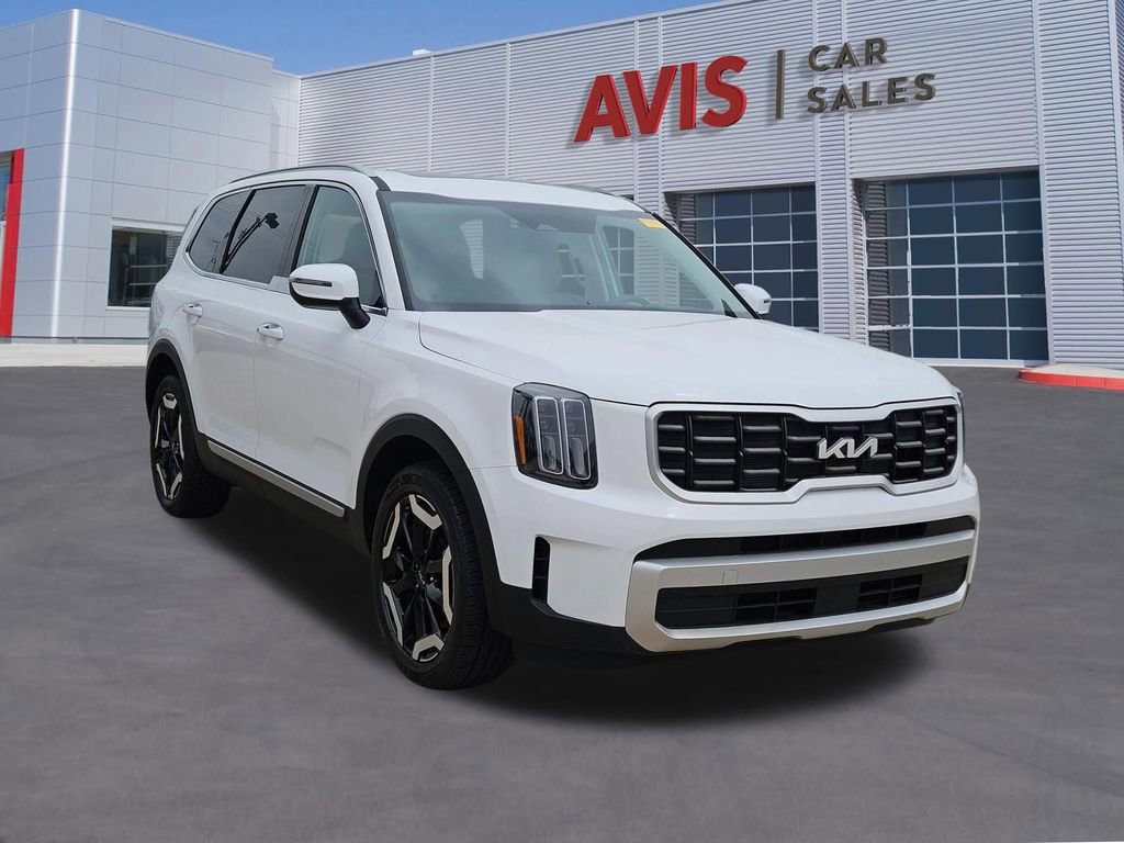 Used 2025 Kia Telluride S FWD image 9