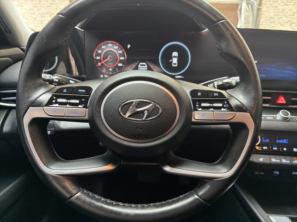 Certified 2023 Hyundai Elantra SEL w/ Convenience Package FWD image 16