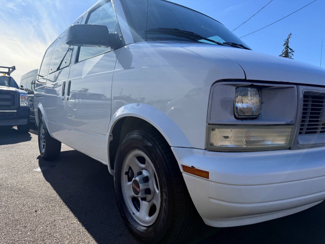 Used 2004 GMC Safari Passenger RWD image 29
