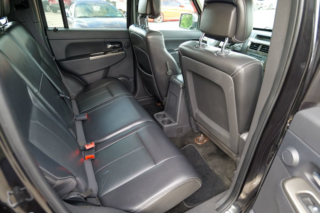 Used 2011 Jeep Liberty Limited w/ Chrome Accents Group AWD/4WD image 29