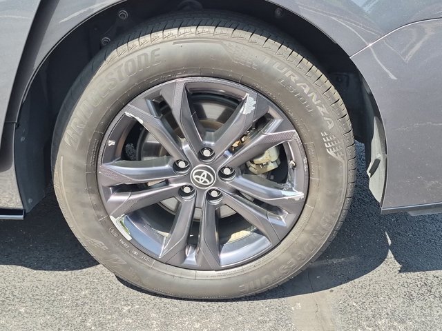 Certified 2025 Toyota Sienna XSE AWD/4WD image 8