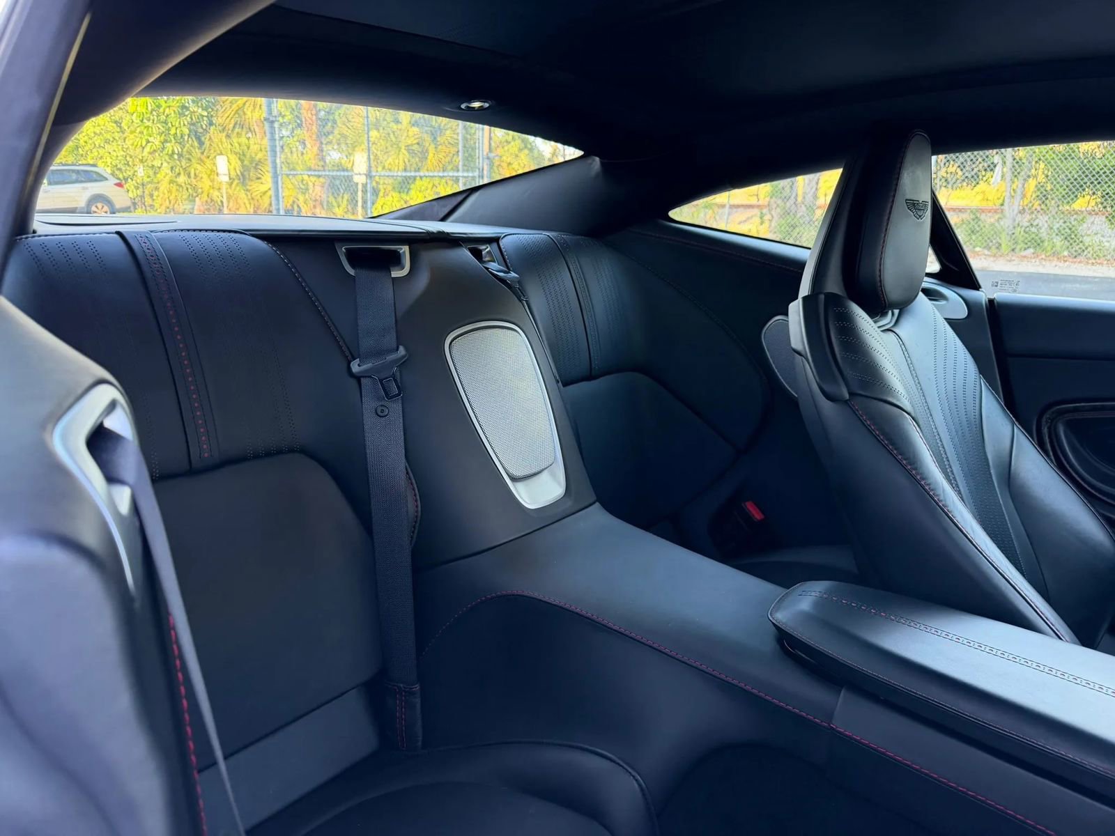 Used 2018 Aston Martin DB11 V12 RWD image 26