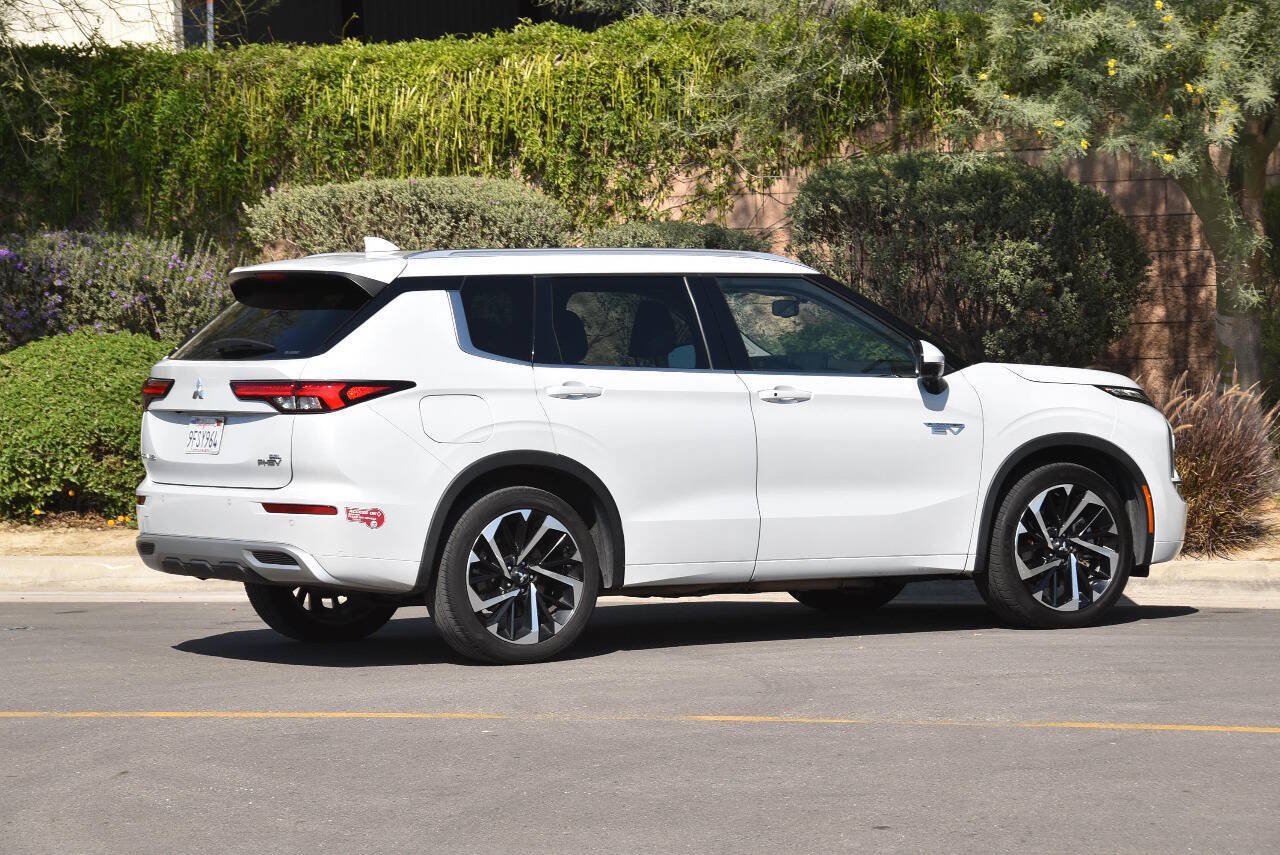Used 2023 Mitsubishi Outlander SEL AWD/4WD image 10