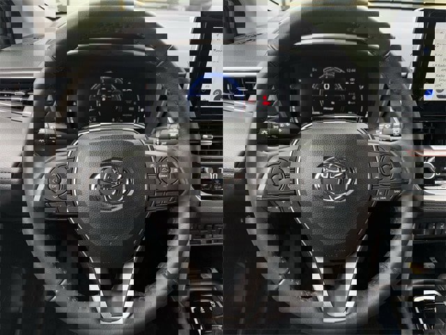 Used 2023 Toyota Corolla Cross XLE image 13