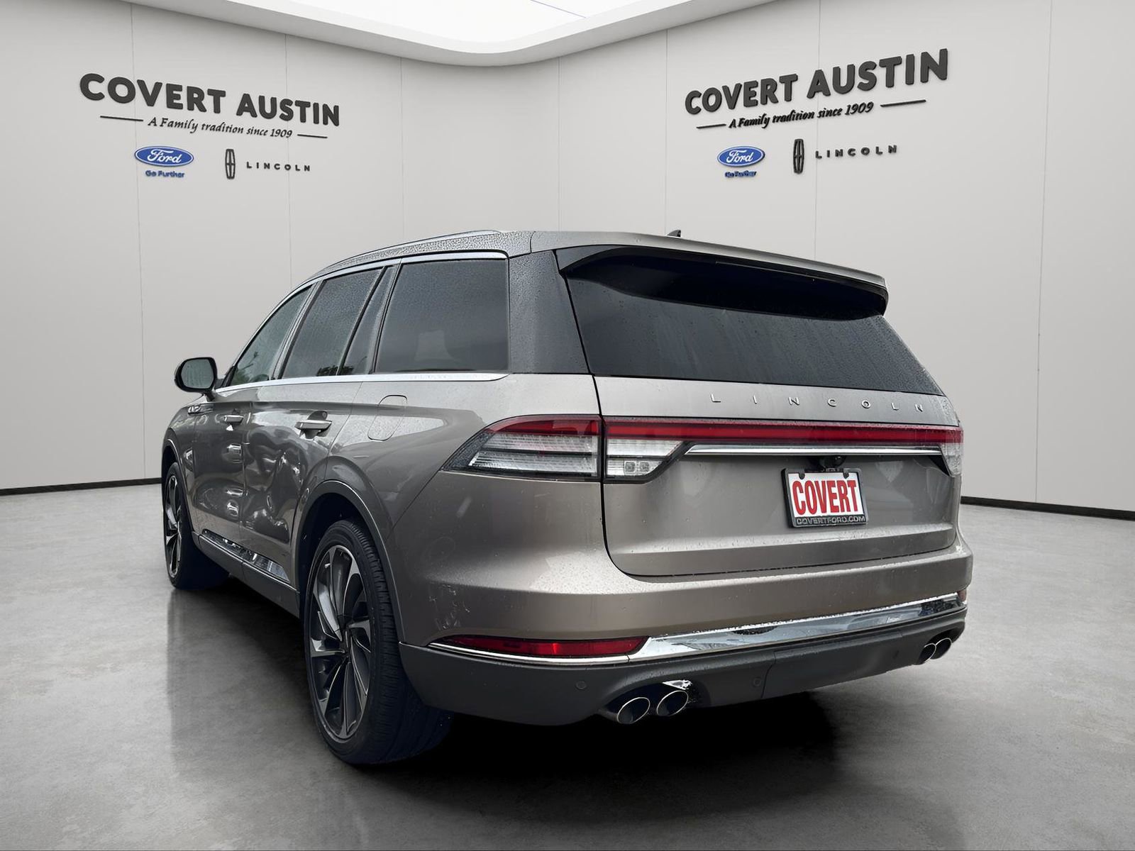 Used 2021 Lincoln Aviator Reserve w/ Equipment Group 202A AWD/4WD image 3