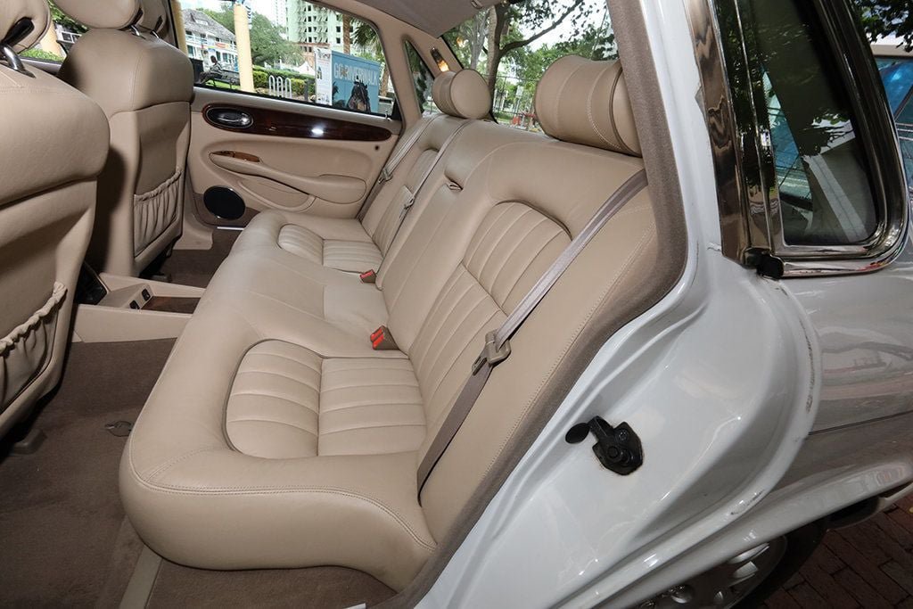 Used 2003 Jaguar XJ8 RWD image 31