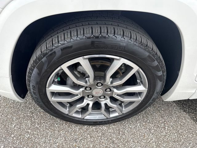Used 2022 GMC Terrain Denali w/ Denali Premium Package AWD/4WD image 12