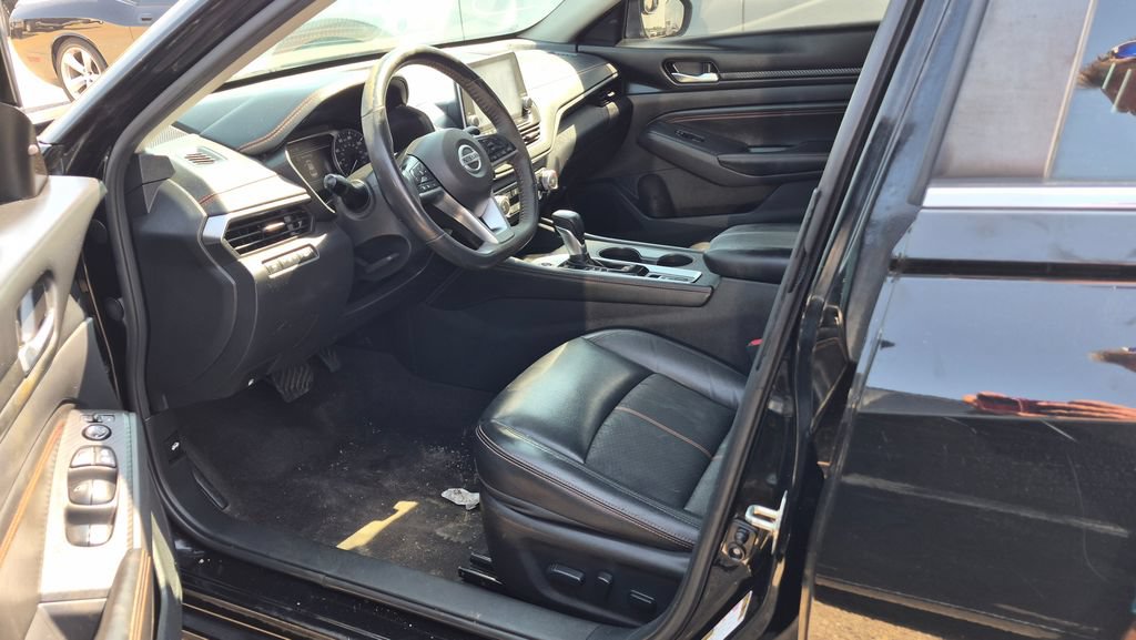 Used 2022 Nissan Altima 2.5 SR w/ Midnight Edition Package AWD/4WD image 10