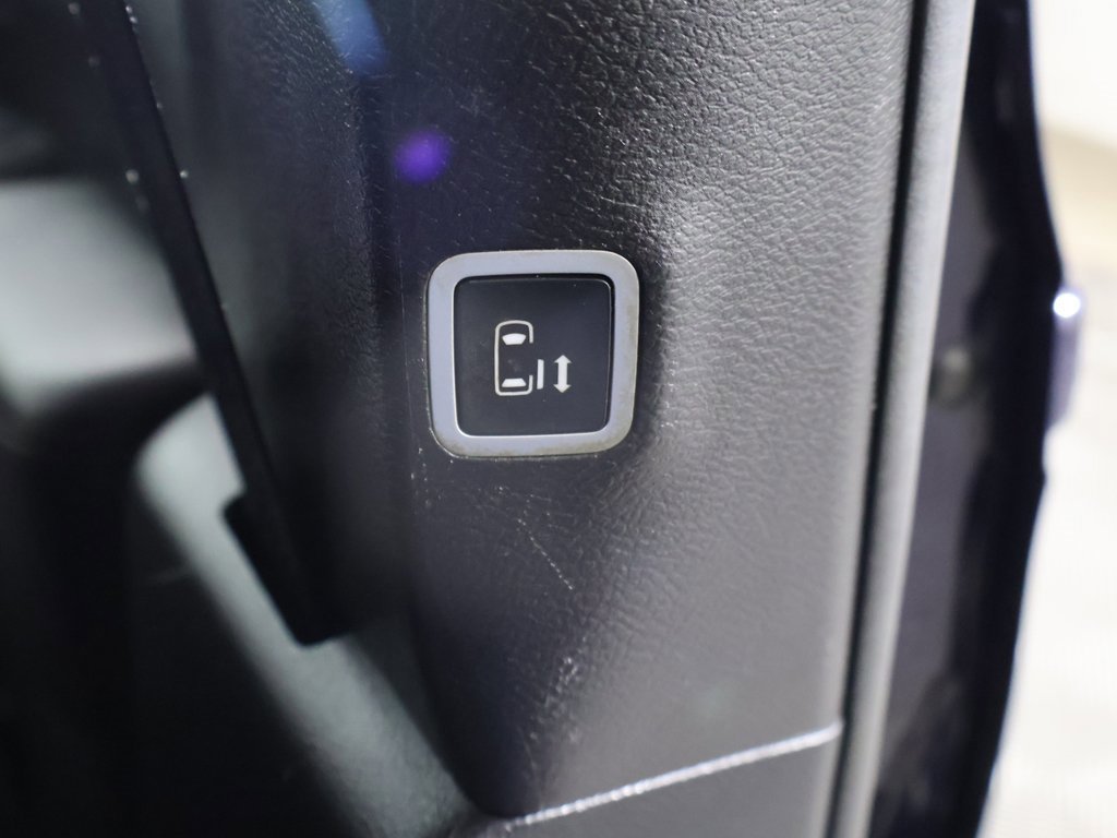 Used 2020 Chrysler Pacifica Limited image 26