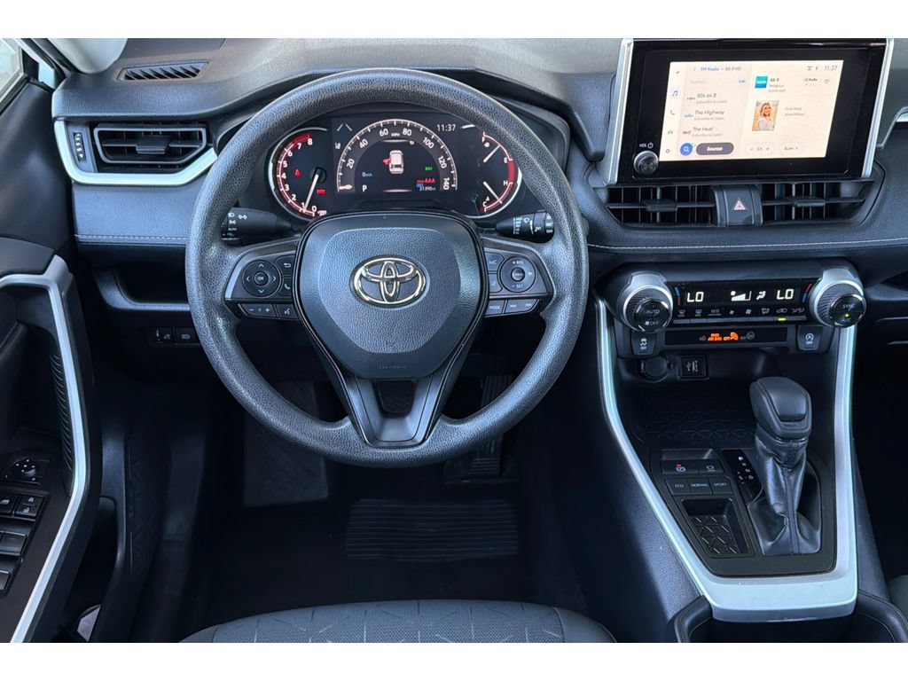 Used 2025 Toyota RAV4 XLE FWD image 15