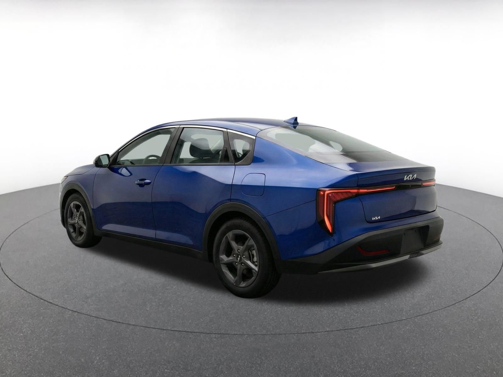 Used 2025 Kia K4 FWD image 7