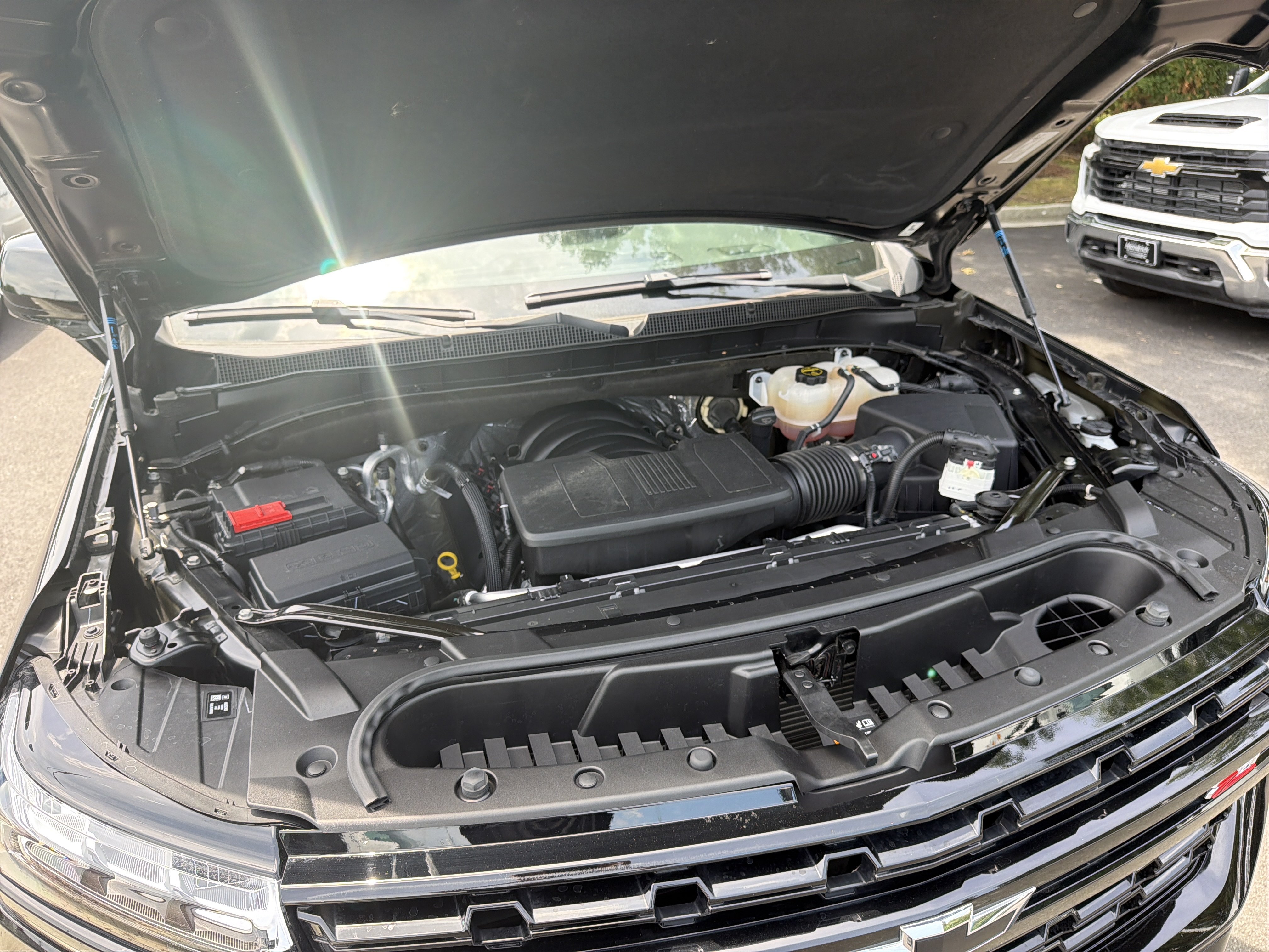 Used 2024 Chevrolet Tahoe Z71 w/ Luxury Package AWD/4WD image 36