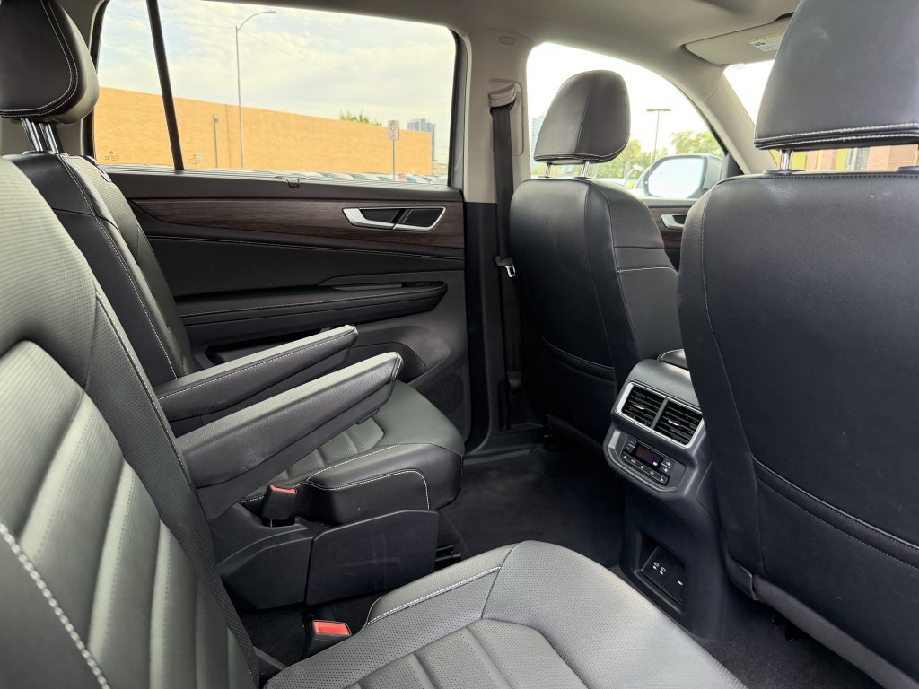 Used 2024 Volkswagen Atlas SEL AWD/4WD image 44
