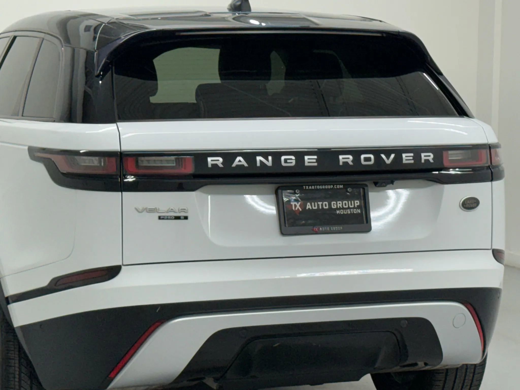 Used 2020 Land Rover Range Rover Velar S image 38