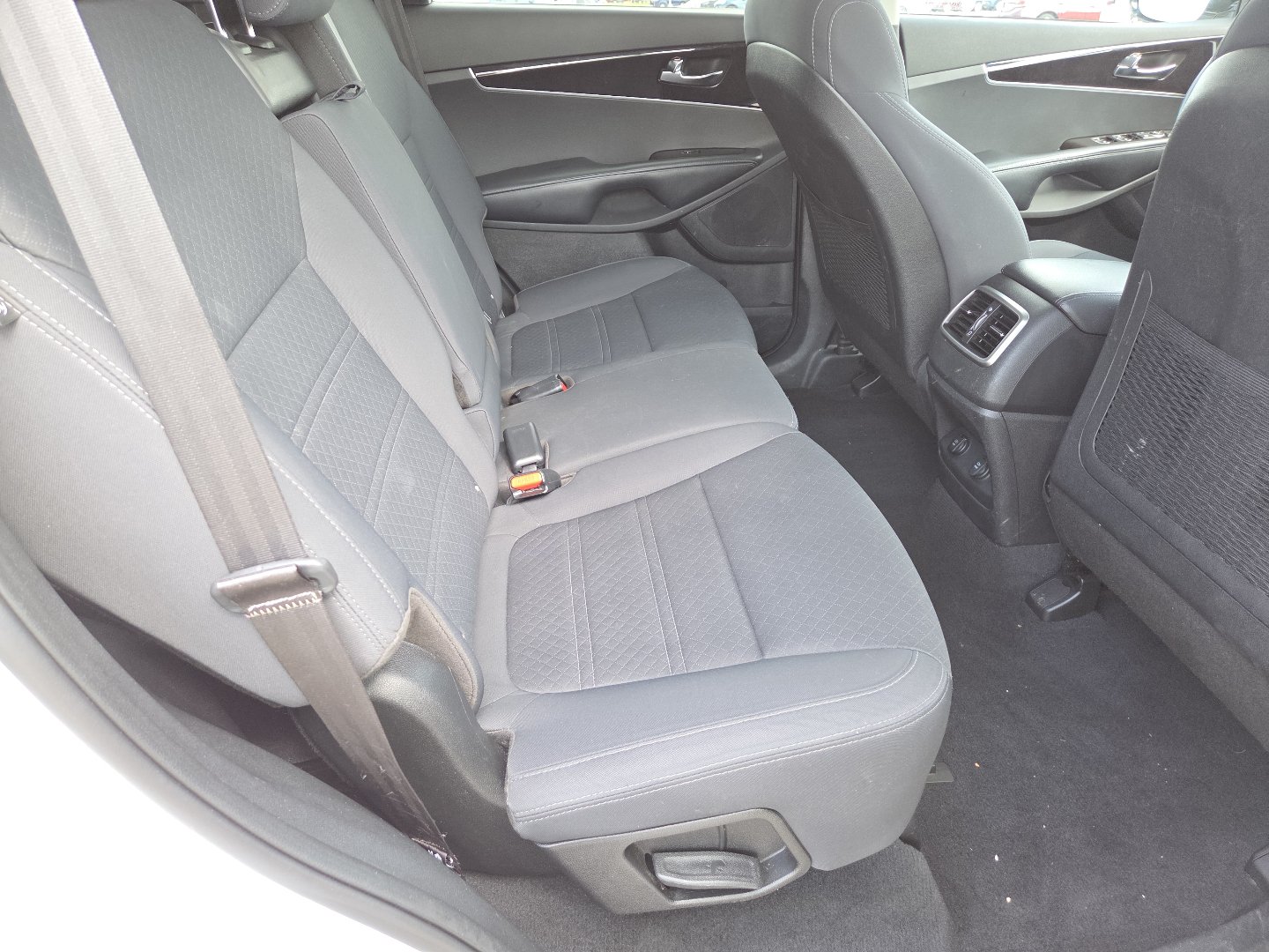 Used 2017 Kia Sorento AWD image 19