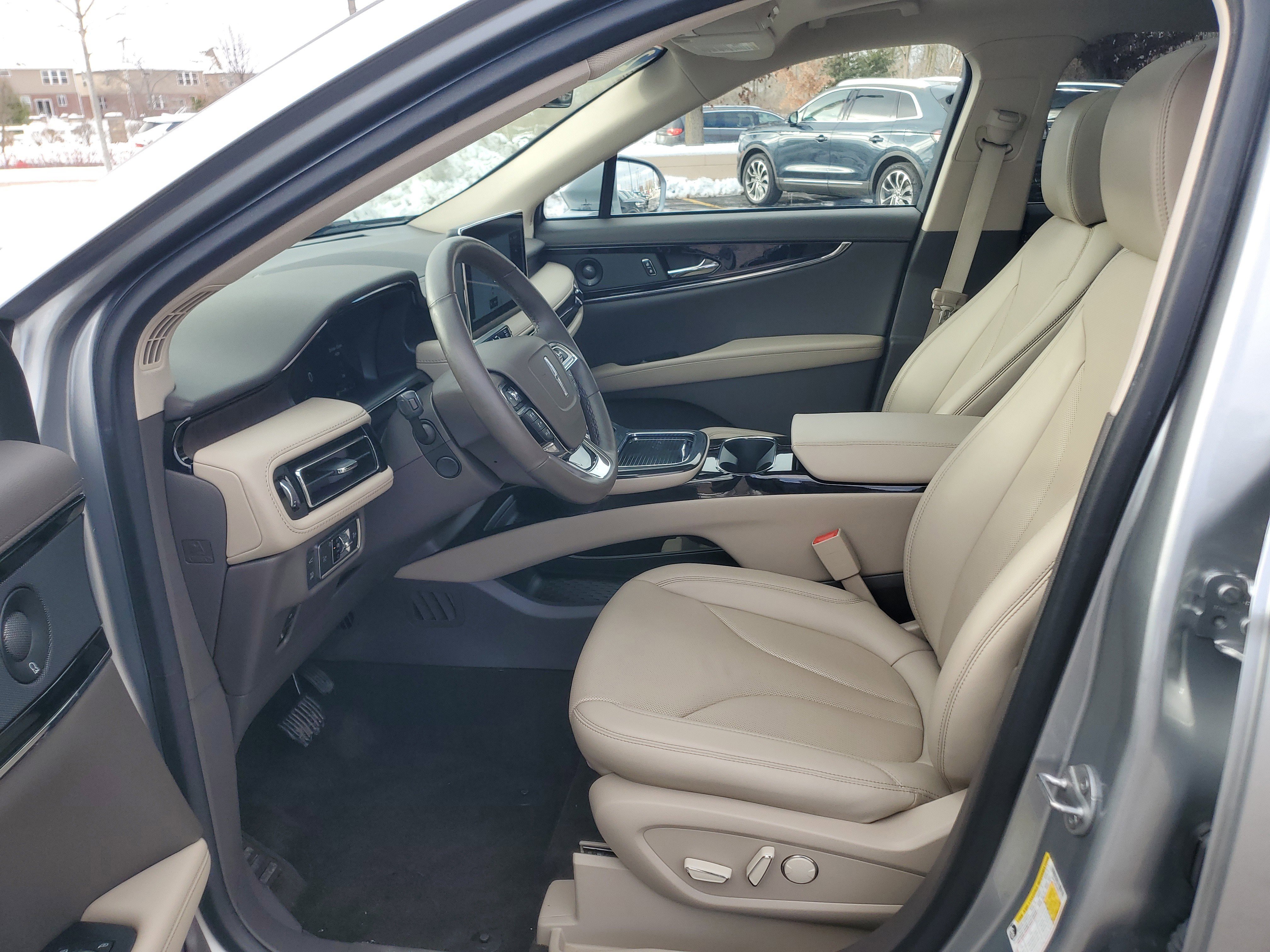 Certified 2022 Lincoln Nautilus Reserve w/ Equipment Group 201A image 12