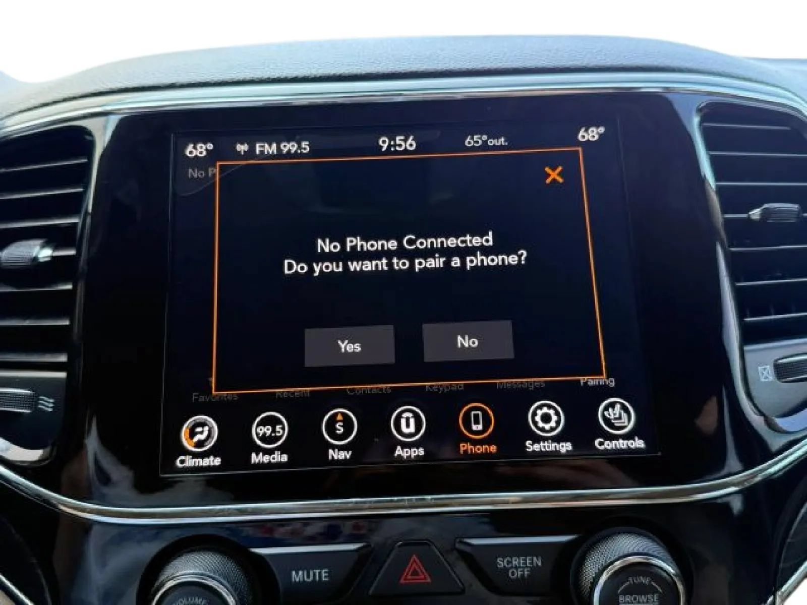 Used 2021 Jeep Grand Cherokee Limited w/ Sun & Sound Group AWD/4WD image 32