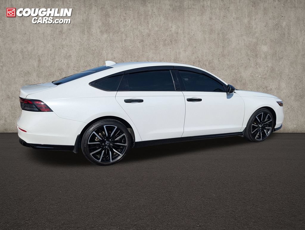 Used 2024 Honda Accord Touring image 8