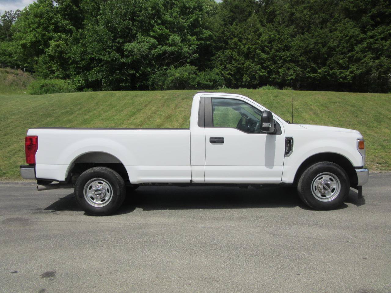 Used 2022 Ford F350 XL w/ Power Equipment Group RWD image 2