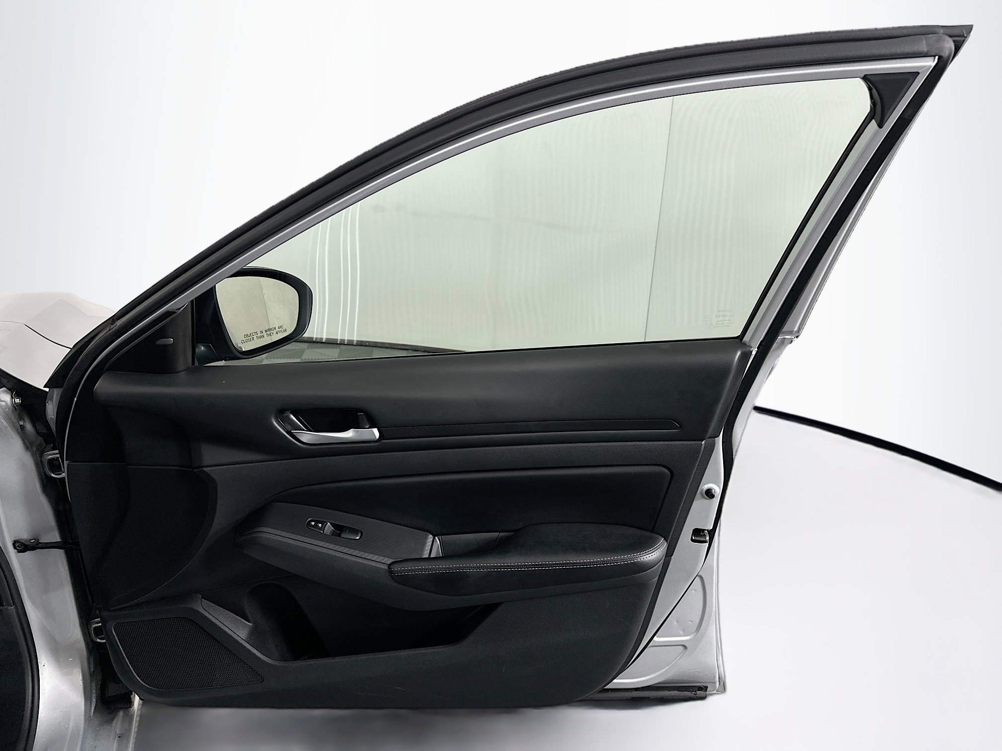 Used 2024 Nissan Altima 2.5 SV image 29